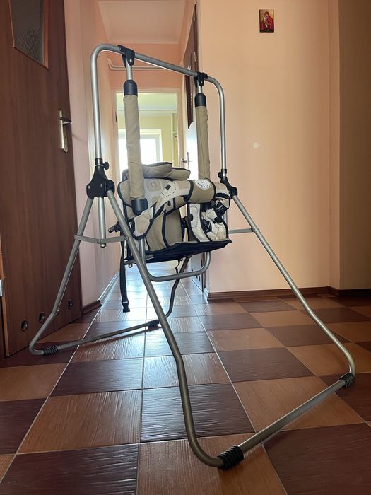 Дитяча гойдалка на ніжках, складається