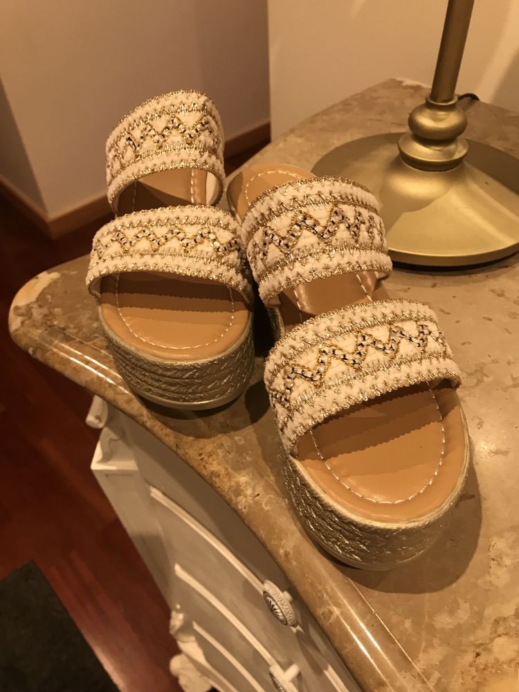 Sandalias de verao novas