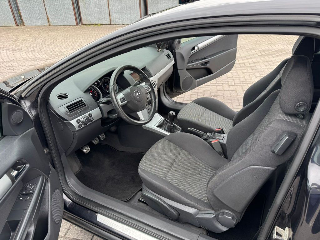 Opel Astra GTC 1.6 Benzyna Navi Climatronic Elektryka Alu PDC 2007