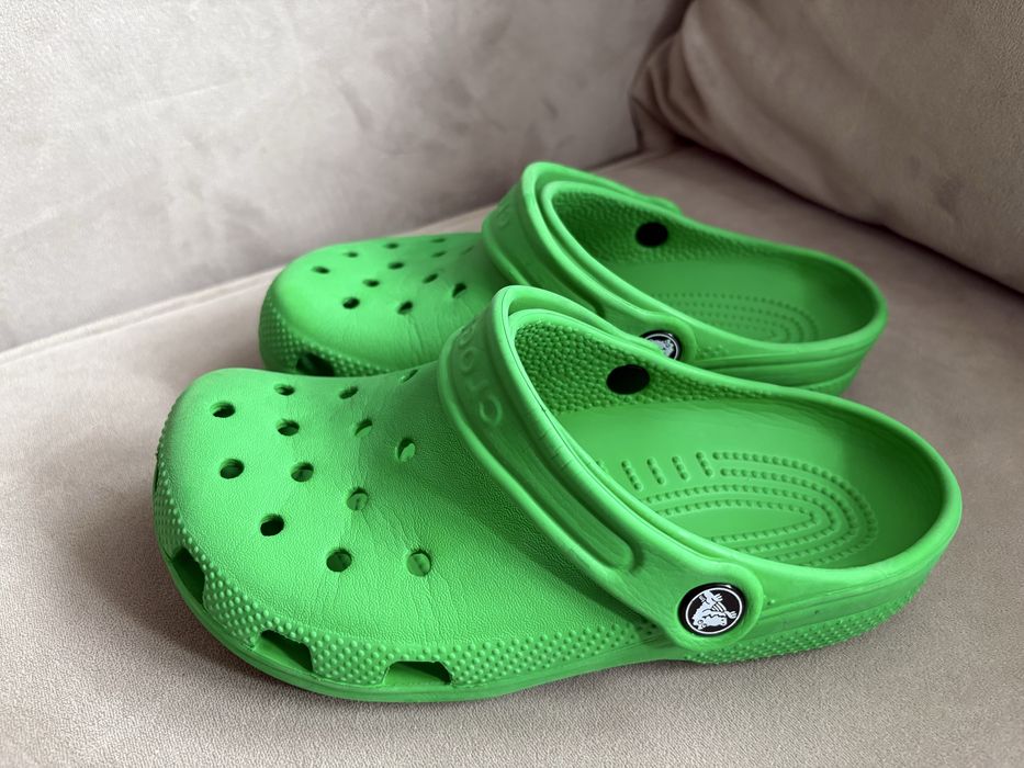 Klapki Crocs j3 sandały basenowe 34 35 zielone