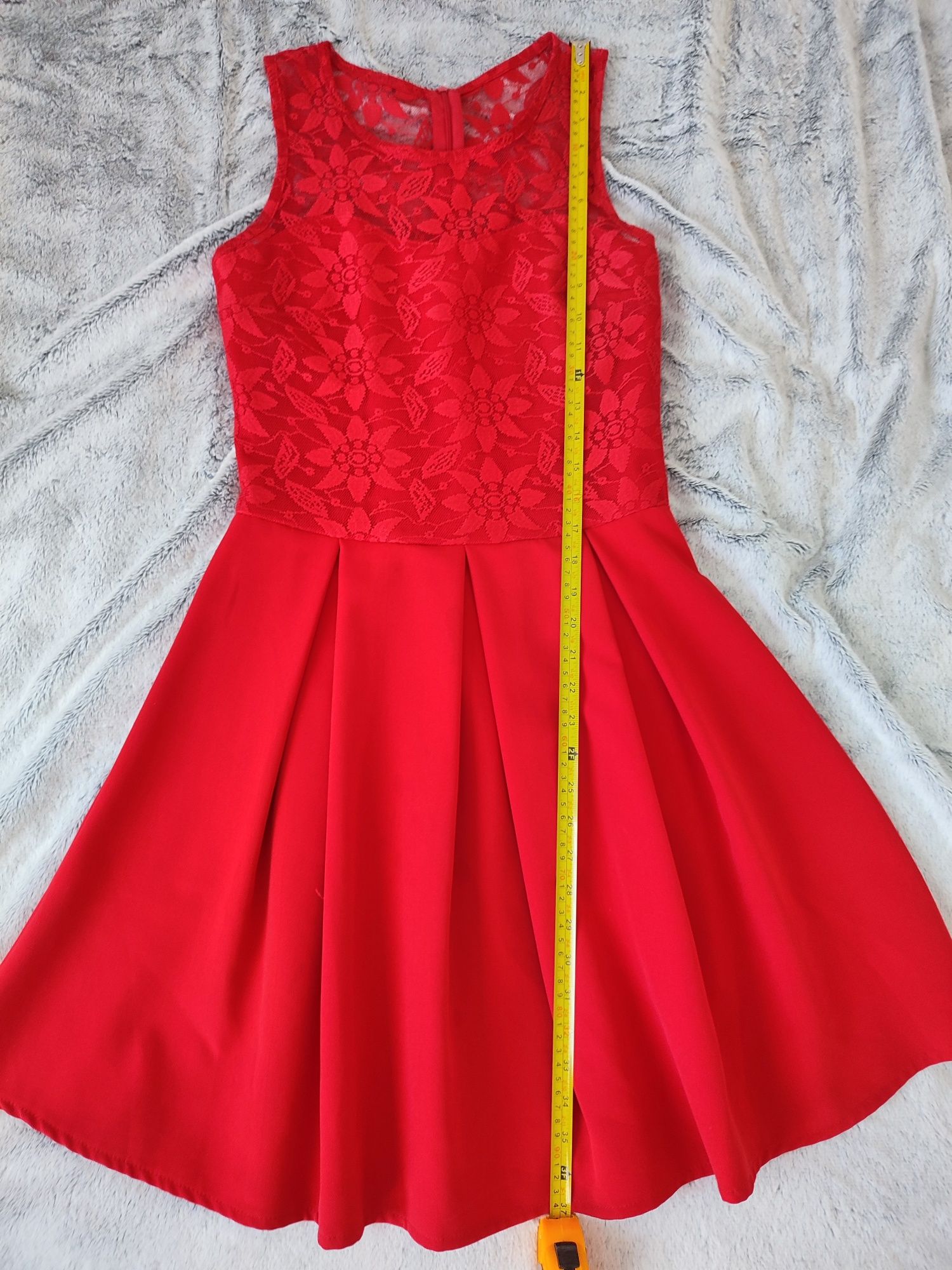 Czerwona sukienka koronkowa 36 na wesele