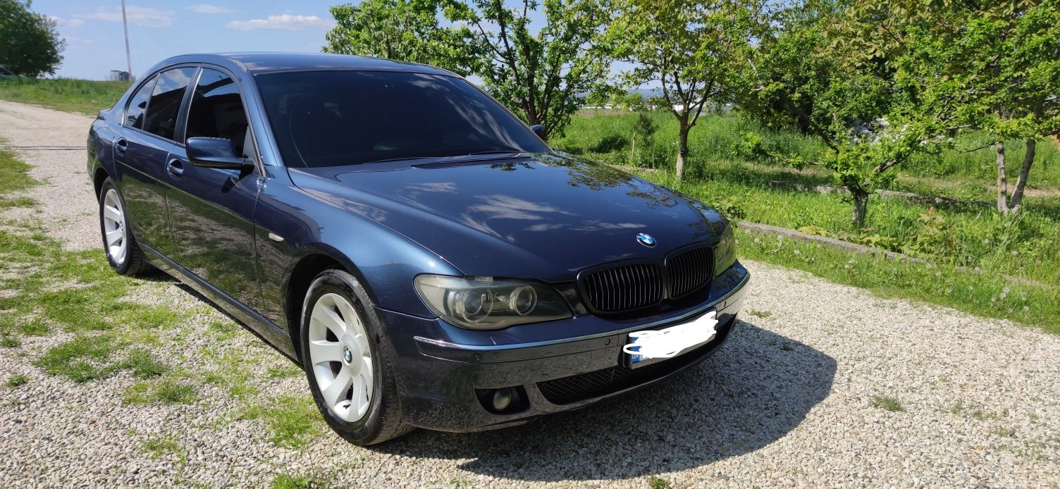 BMW e740I Restyl