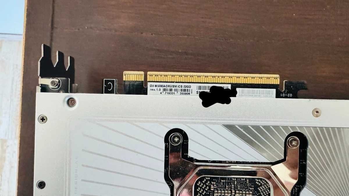 Gigabyte GeForce RTX 5090 AORUS Master Ice 32GB GDDR7 DLSS4