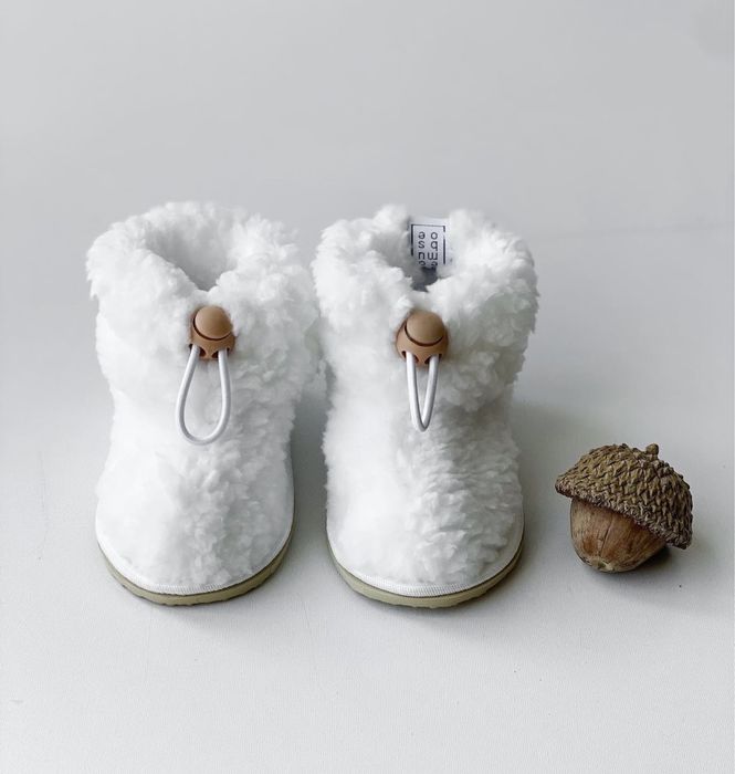 Нові білі домашні дитячі капці тапулі тапки подарунок