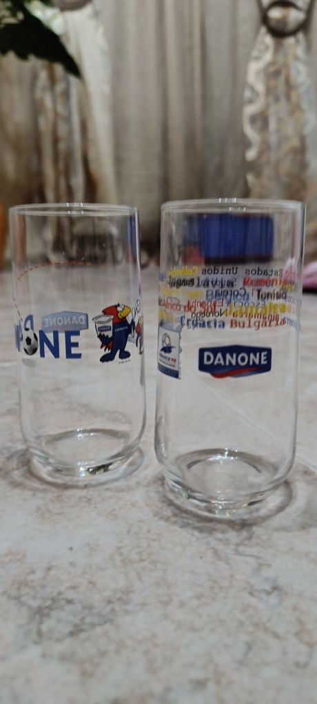 2 copos Danone - Campeonato do mundo França 98