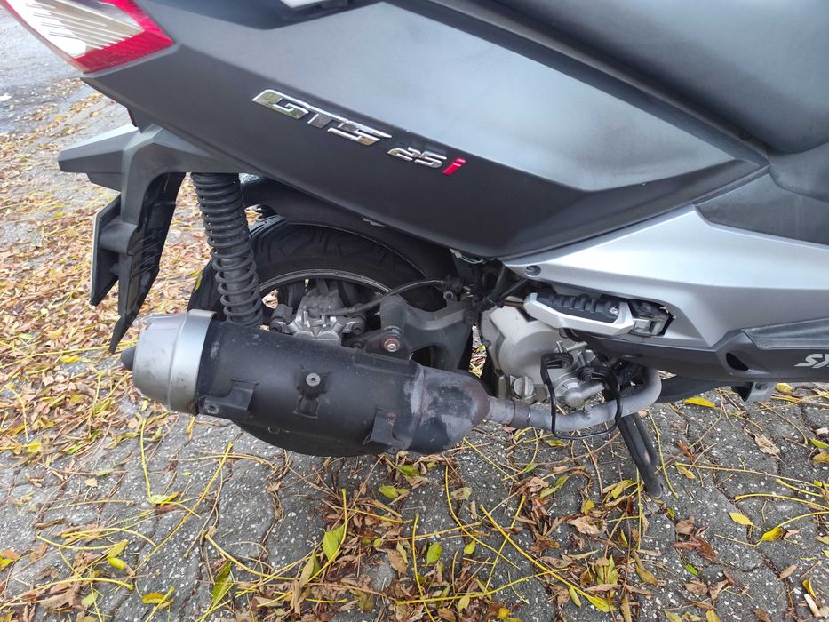 Vendo ou troco por carro SYM GTS 125 i