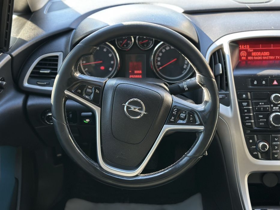 OPEL ASTRA 2010 року, 1.4 газ/бензин, механіка, передній привід