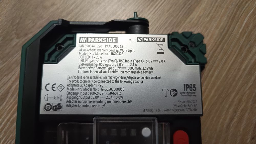 Reflektor pakrside halogen lampa Nowy uszkodzona