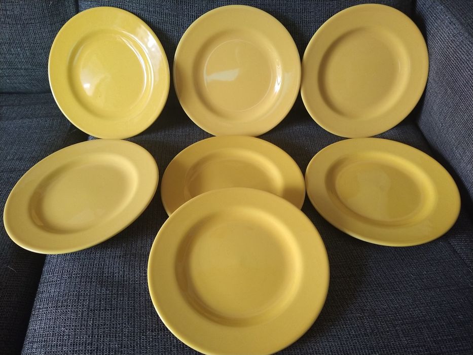 Pratos porcelana amarela Vista Alegre 7 unid.