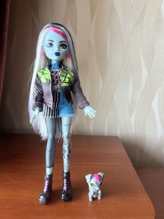 монстр хай лялька