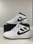 Nike air Jordan 1 mid preto e branco n36