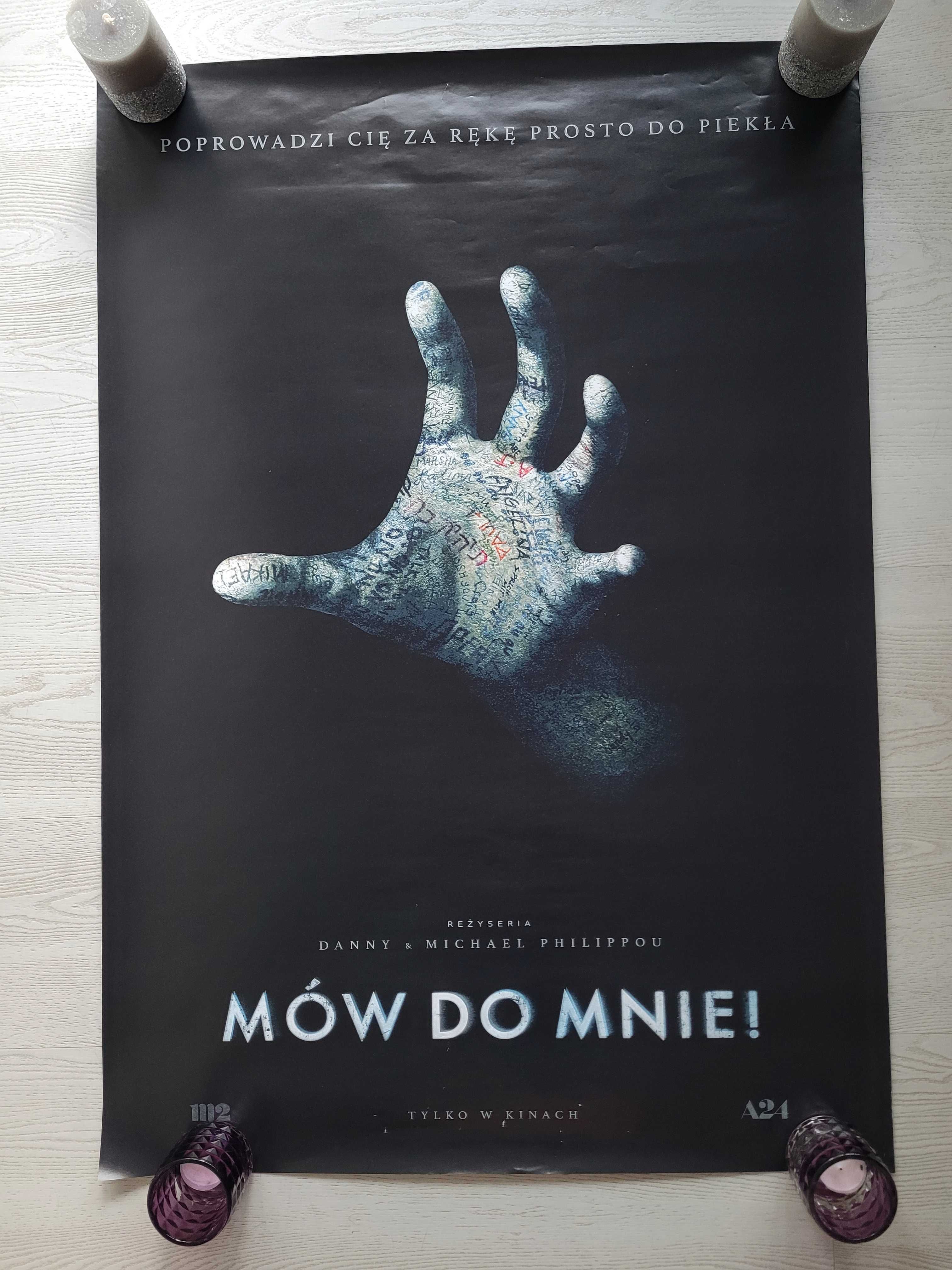 Plakat kinowy z filmu Mów do mnie horror Talk to Me