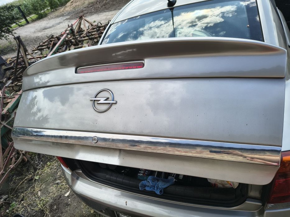 Sprzedam klapę bagażnika opel Vectra c sedan lotka opc