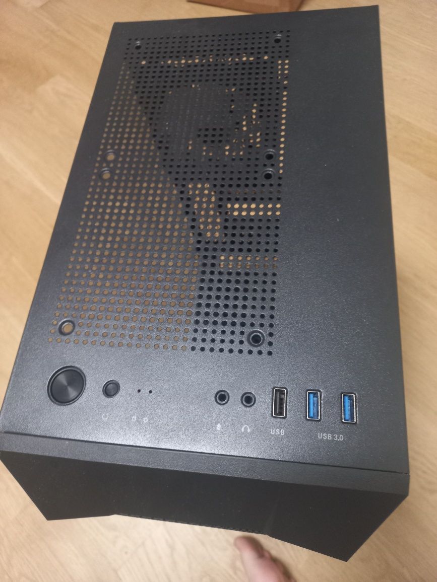 Корпус Aerocool falcon