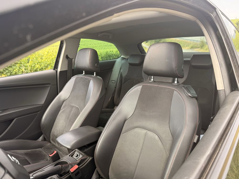 Seat Leon FR 5F 2.0 TDI 184CV com Teto de Abrir