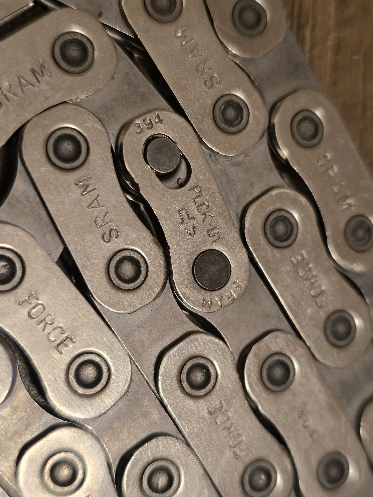 Łańcuch Sram Force D1 AXS 119 ogniw plus spinka