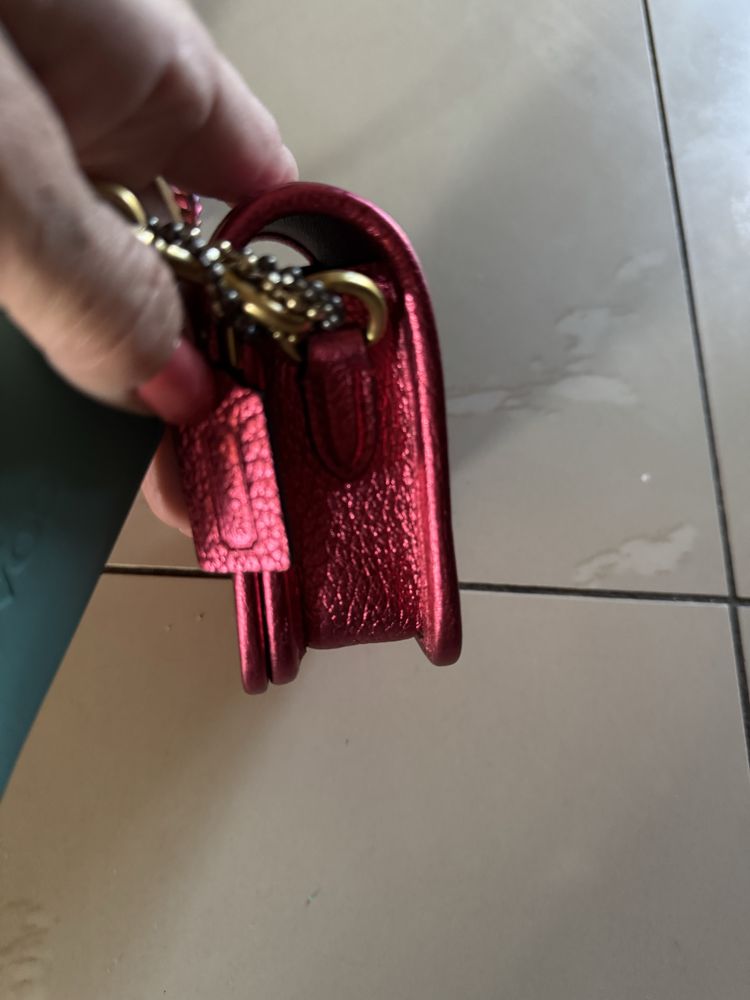 гарна сумочка від coach