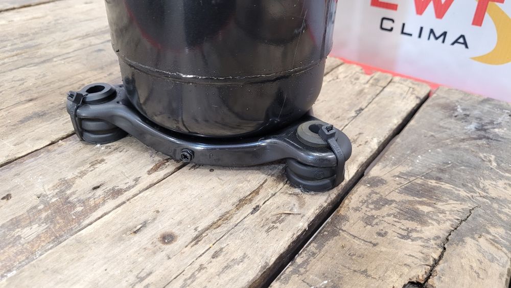 Компрессор від 24-го кондиціонера.