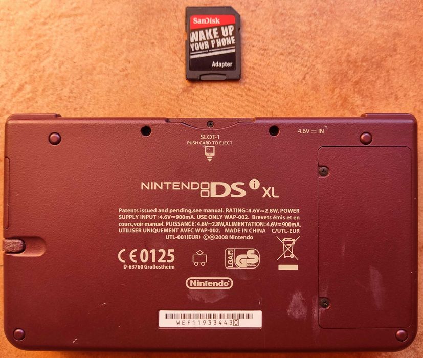 NINTENDO DS XL c/ acessórios e 9 jogos