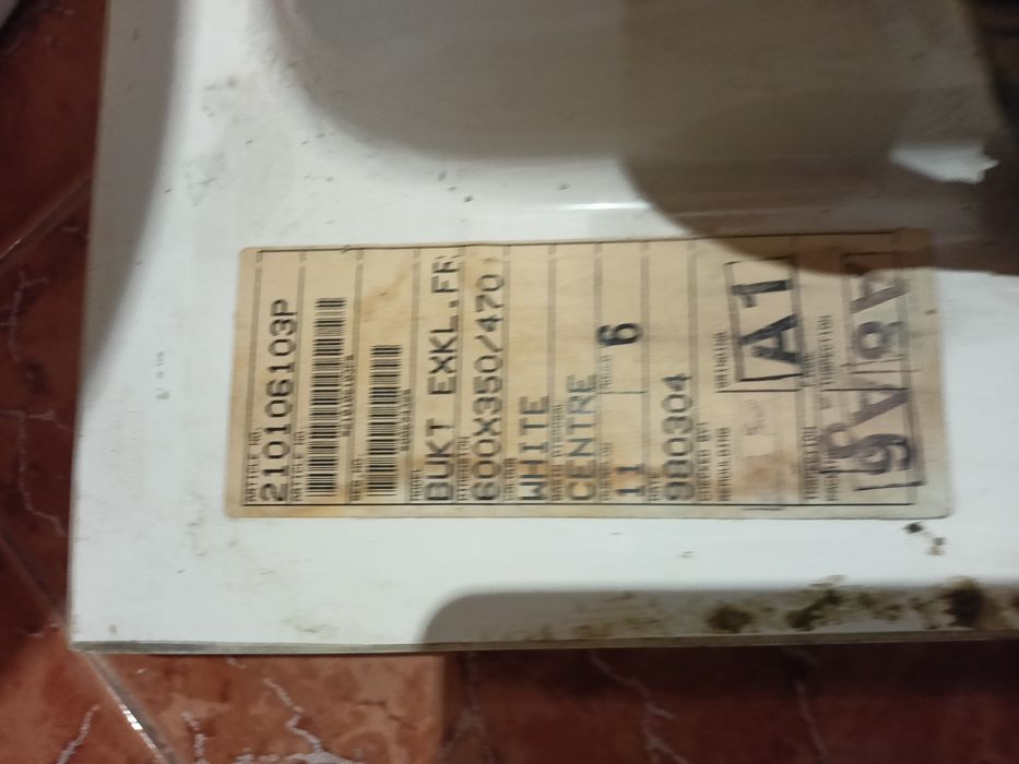 Umywalka 60cm naszafkowa