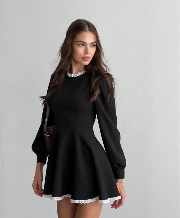 Коротка сукня  з мереживом