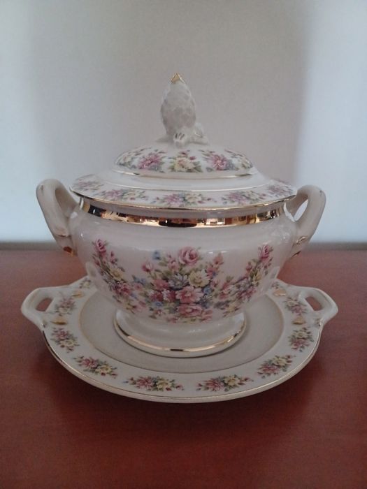 Conjunto Terrina com Prato floral em porcelana IBIS de Aveiro