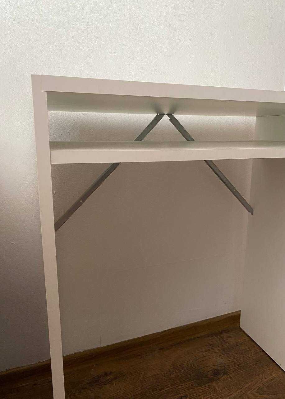 Białe Biurko IKEA