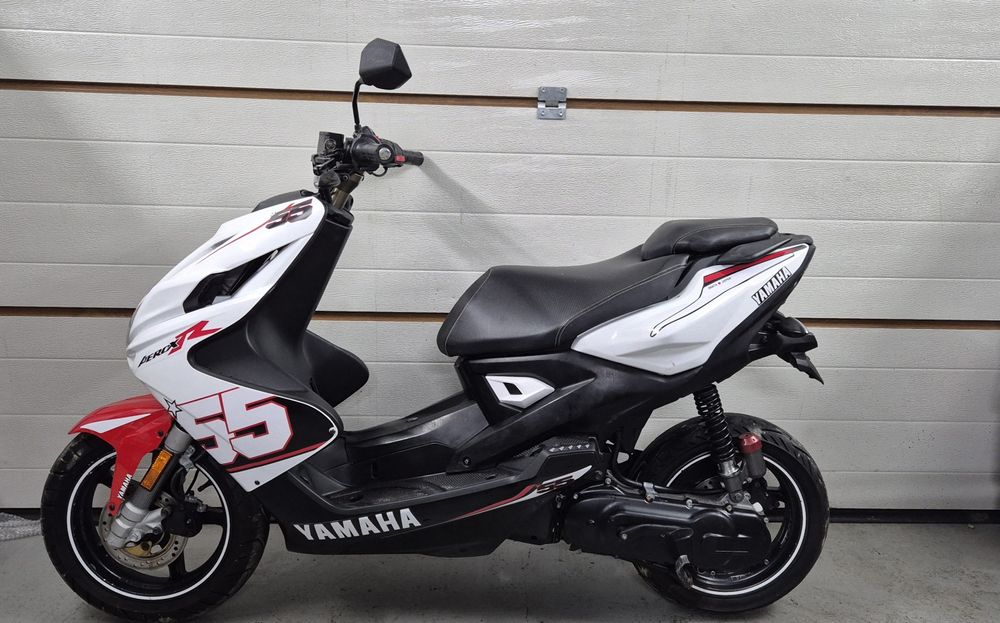 Yamaha Aerox MBK Nitro 49 cm3 2T
