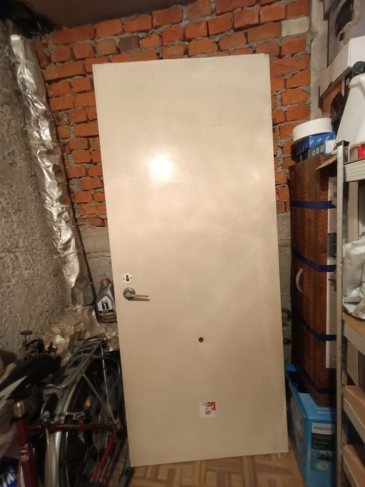 Drzwi mieszkaniowe blok