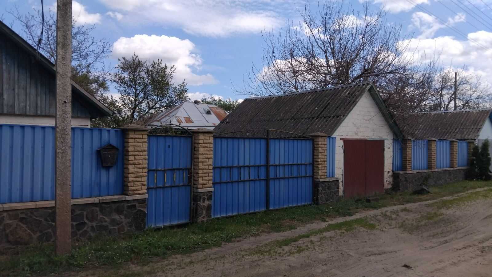 Домоволодіння в с. Яснозір'я (санвузол, піч з лежанкою, 3 фази) (п3)