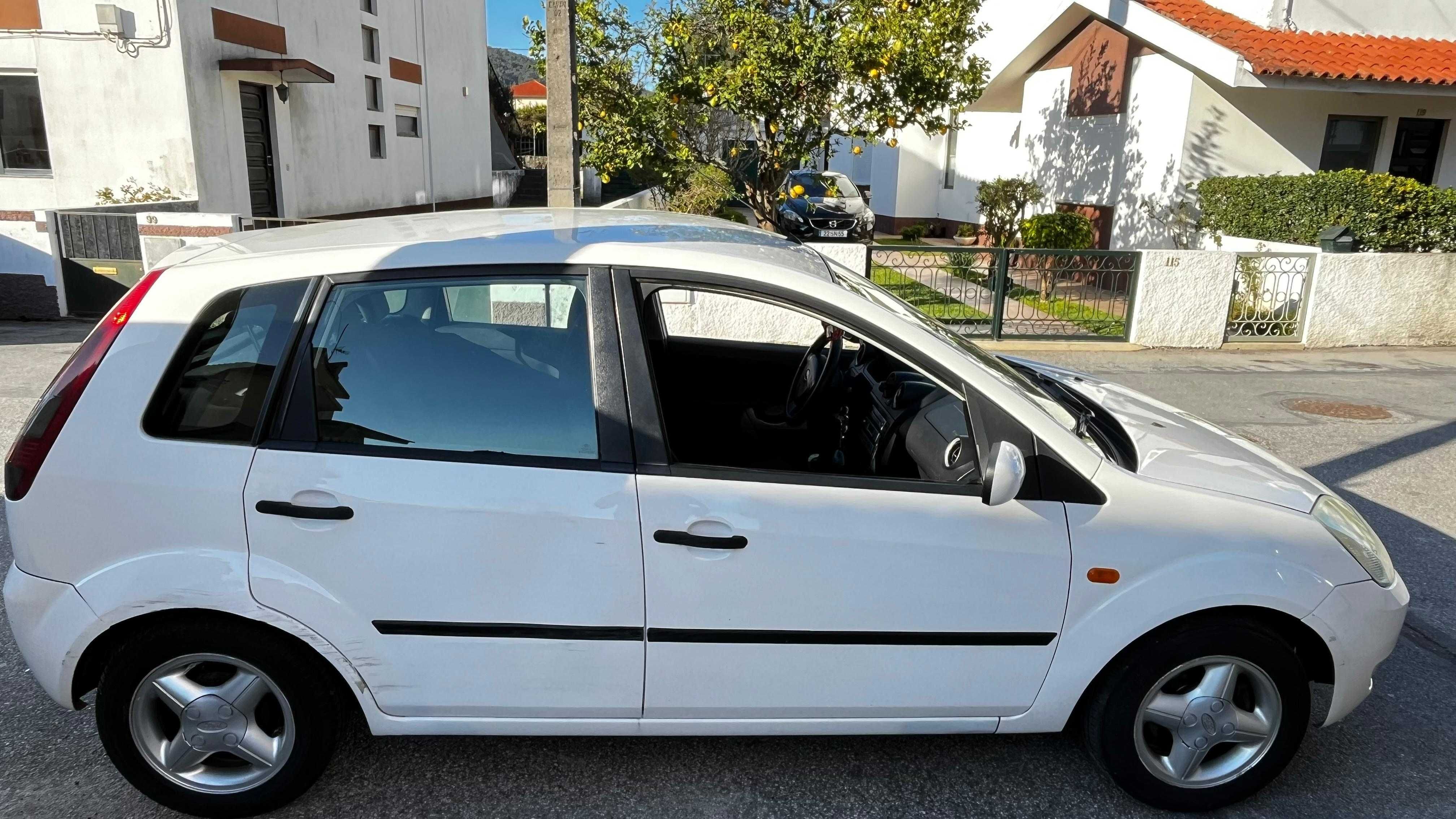 Ford Fiesta 2005 para peças - 650€