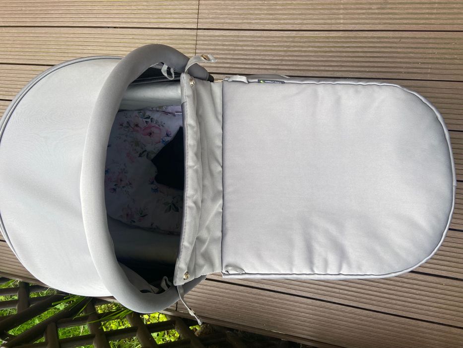 Wózek spacerowy z gondolą Baby Jogger City Elite
