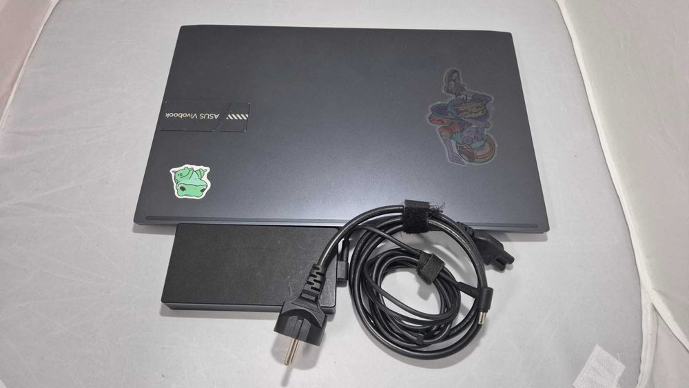 ASUS Vivobook Pro 15 OLED – I7 / RTX 3050 / 16GB – Excelente Estado