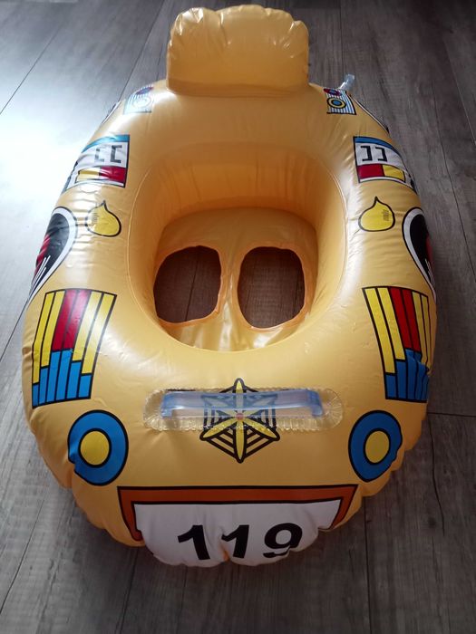 Koło dmuchane do pływania auto z siedziskiem samochód