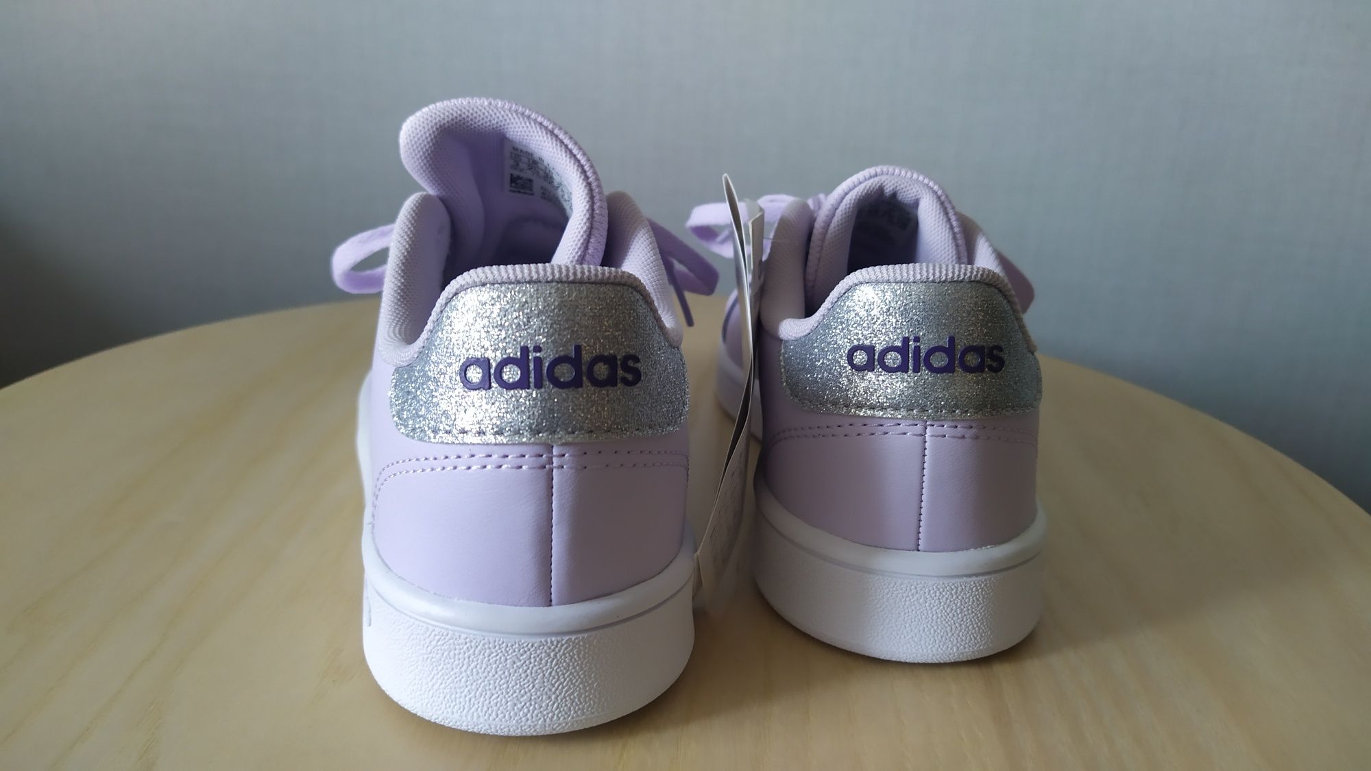 Кроссовки Adidas. Размер: 35. Оригинал.