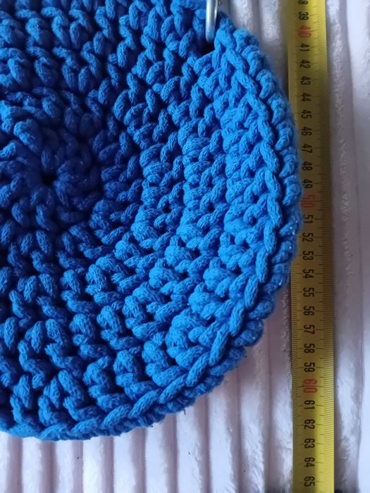 Torebka okrągła pleciona ze sznurka. Stan bardzo dobry.