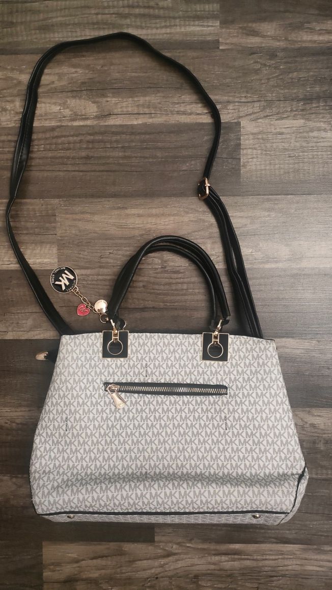 świetna torebka MICHAEL KORS z brylokiem