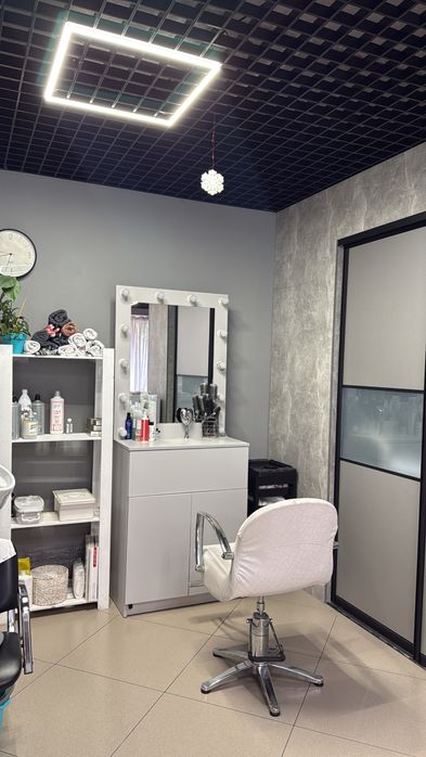 Оренда місця майстра манікюру / майстра перукаря