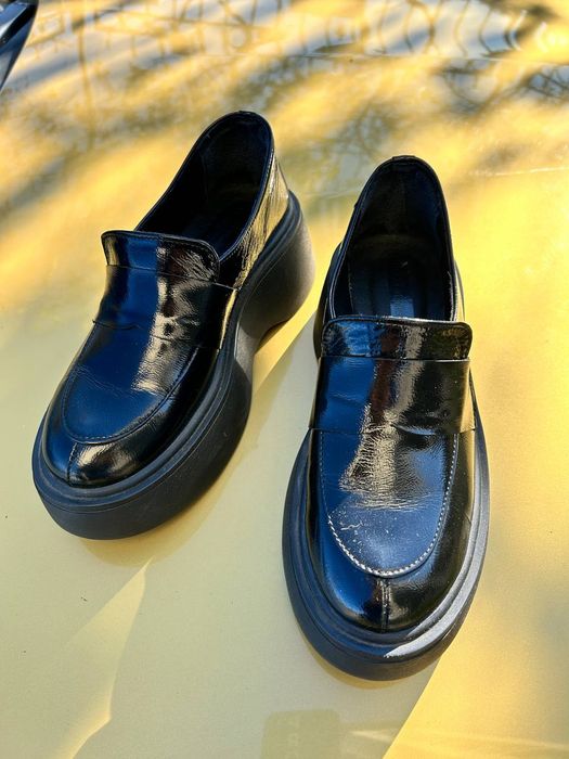 Стильні жіночі лофери.