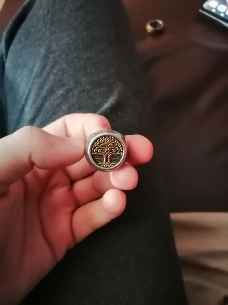 Pierścień z drzewem yggdrasil