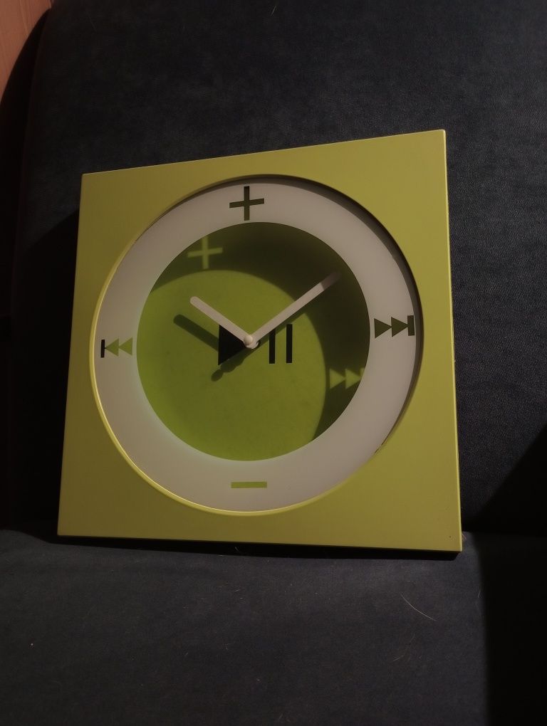 Zegar ścienny zielony muzyczny