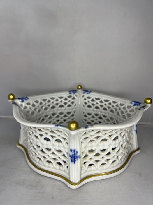 Porcelanowy ażurowy koszyk pojemnik Wallendorf L