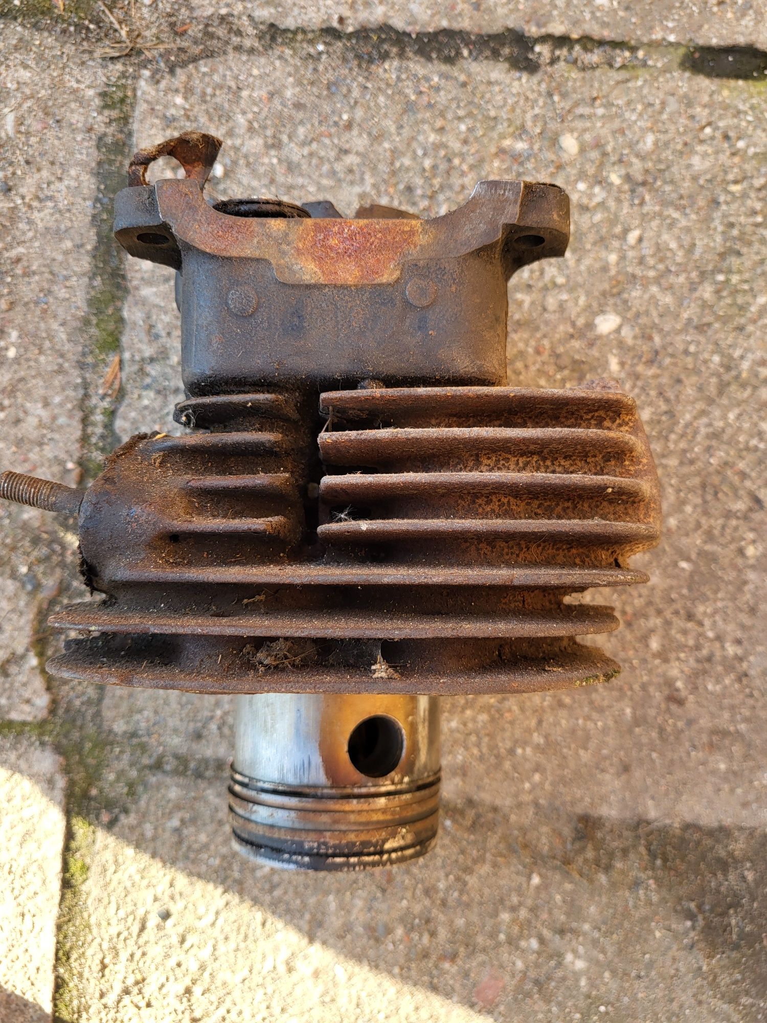Cylindry m 72 k 750