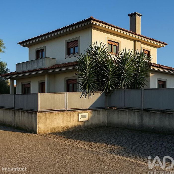 Casa / Villa T4 em Navió e Vitorino dos Piães de 285,00 m2