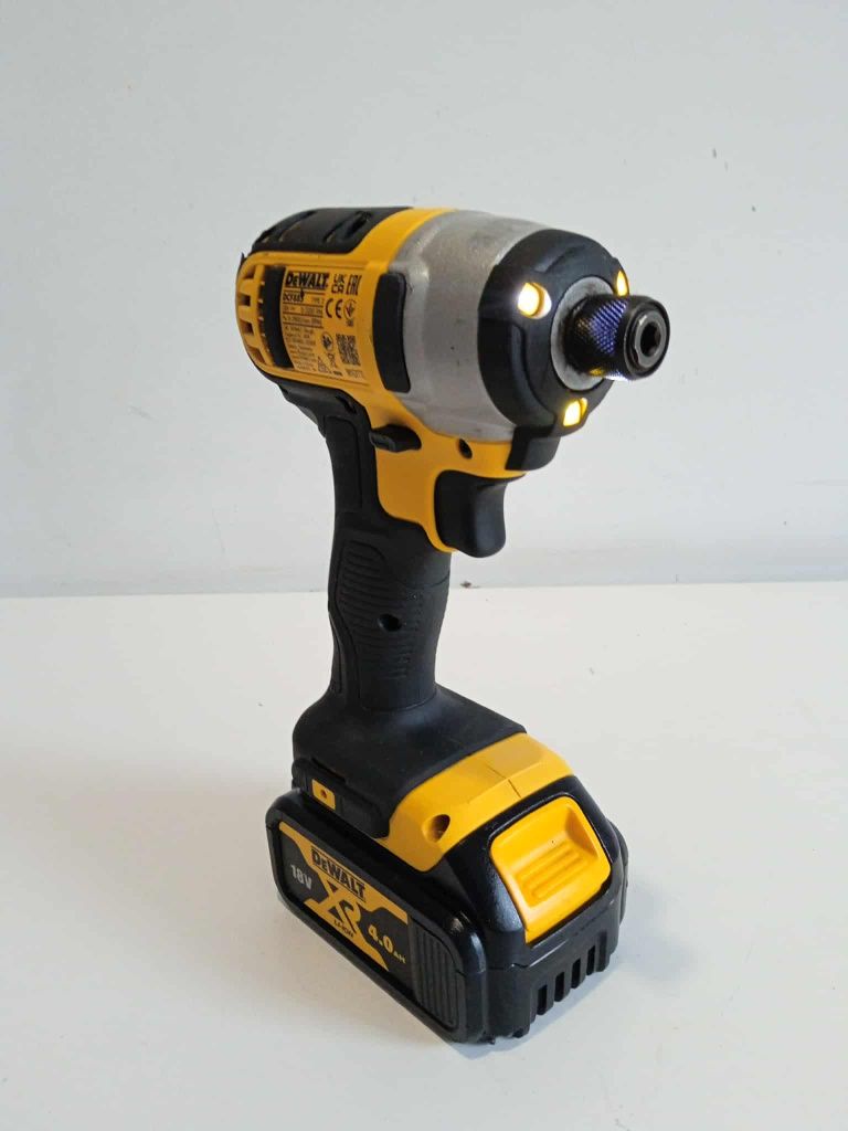 Zakrętarka udarowa DeWalt DCF885 Rok 2024 + bateria 4Ah
Stan bardzo do