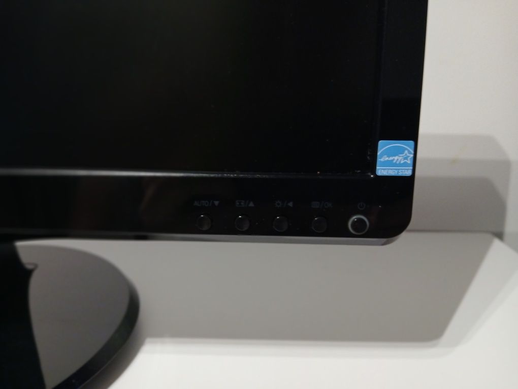 Monitor Philips 196V4L stan bardzo dobry 19 cali