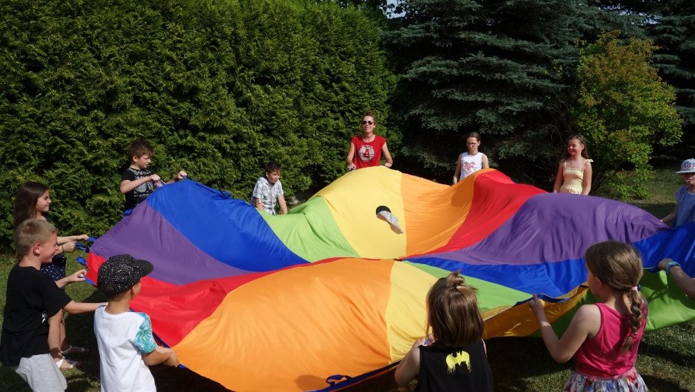 zjeżdżalnia, zamek, dmuchańce, animatorka dla dzieci, fotobudka