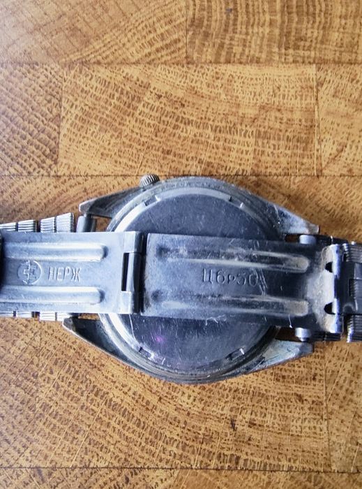 Годинник Luch та Philip Persio Qwartz water resistant.