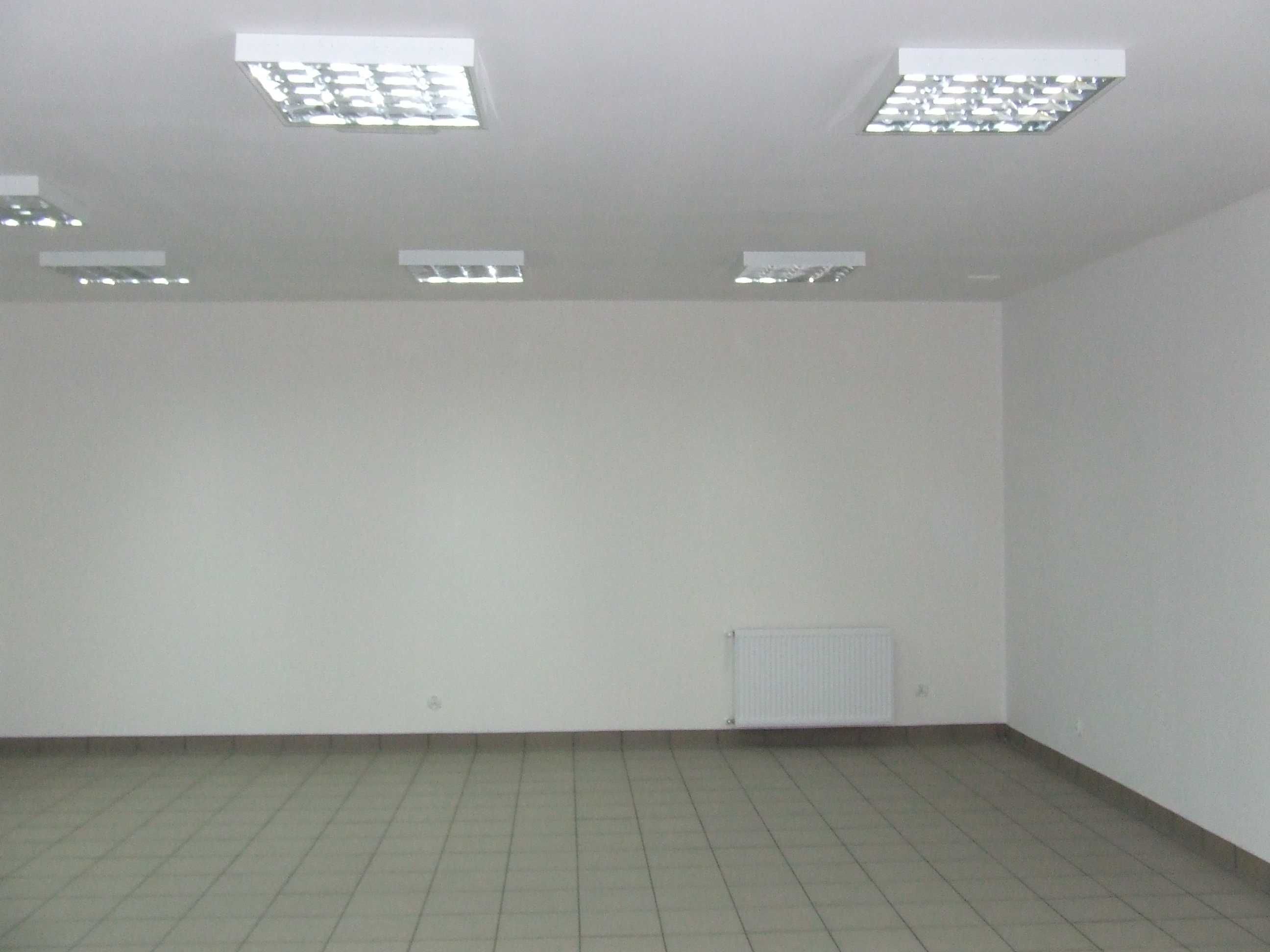 Do wynajęcia lokal handlowo usługowy 30m2 na przeciw Szkoły