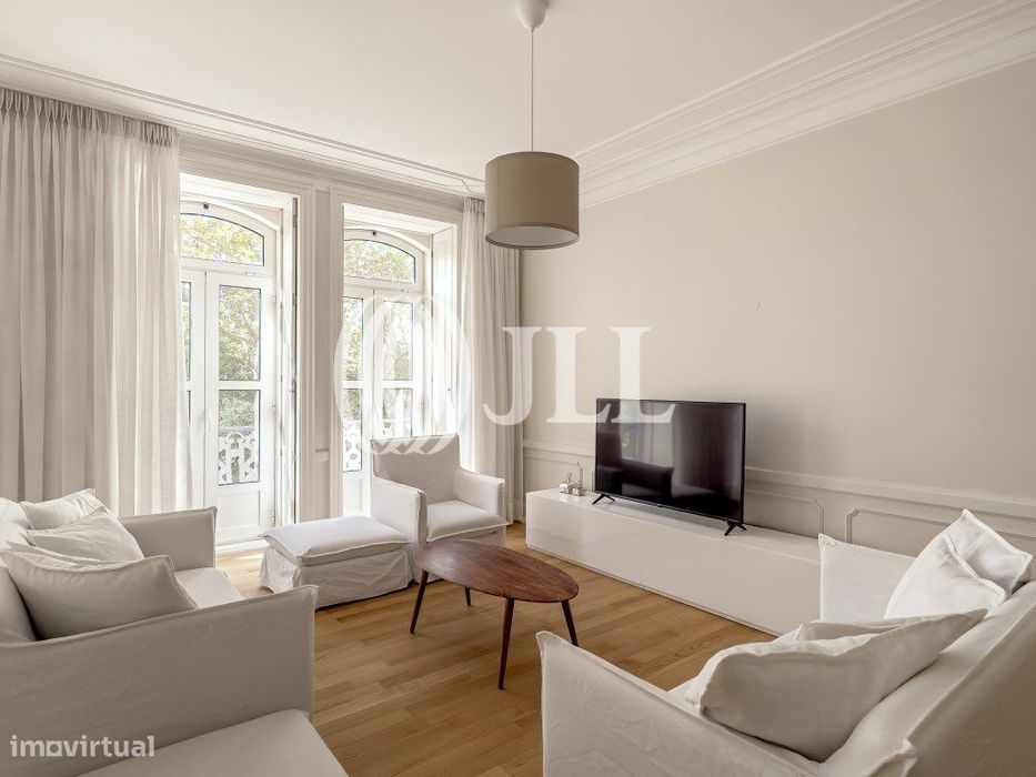 Apartamento T2 com estacionamento, no Ópera Lx, Lisboa